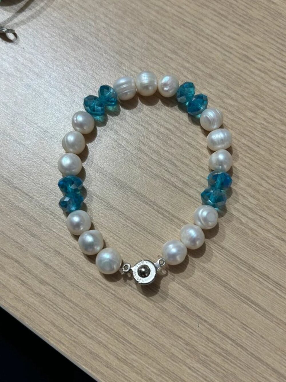 Teng Yue Cultured Pearl Blue Crystal Bead Bracelet